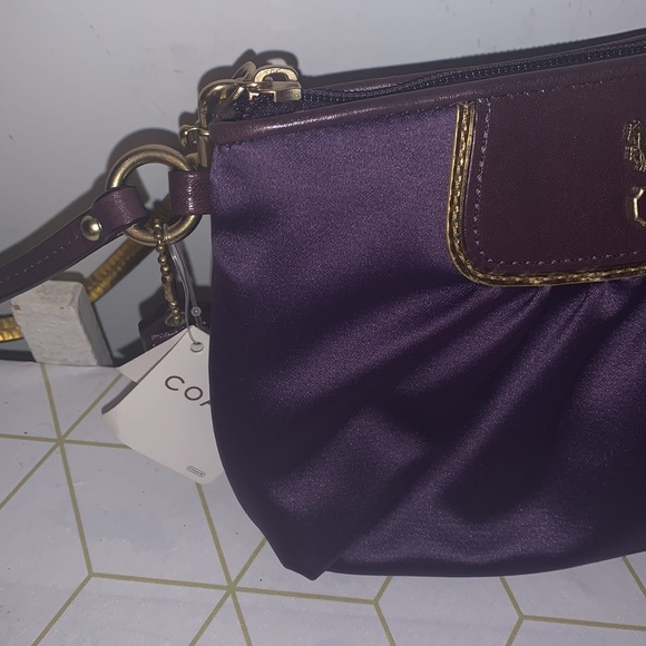 Coach wristlet - Picture 2 of 6